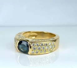 Bague jonc en or jaune, saphir et diamants