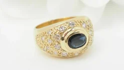 Bague Jonc en or jaune, saphir et diamants