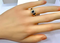 Bague jonc marguerite en or jaune en saphirs et diamants