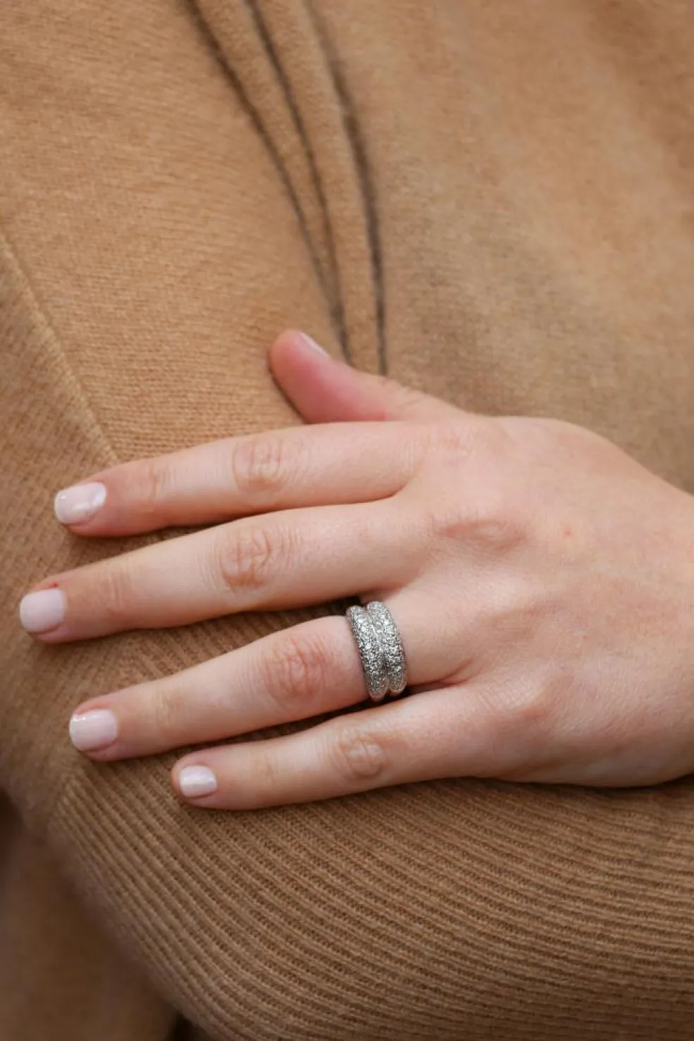 Bague jonc or blanc et diamants