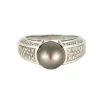 Bague jonc or blanc, perle de culture et diamants