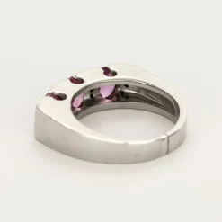 Bague jonc or blanc, saphirs roses et diamants