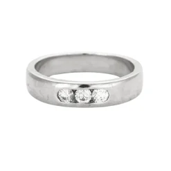 Bague jonc or gris avec diamants