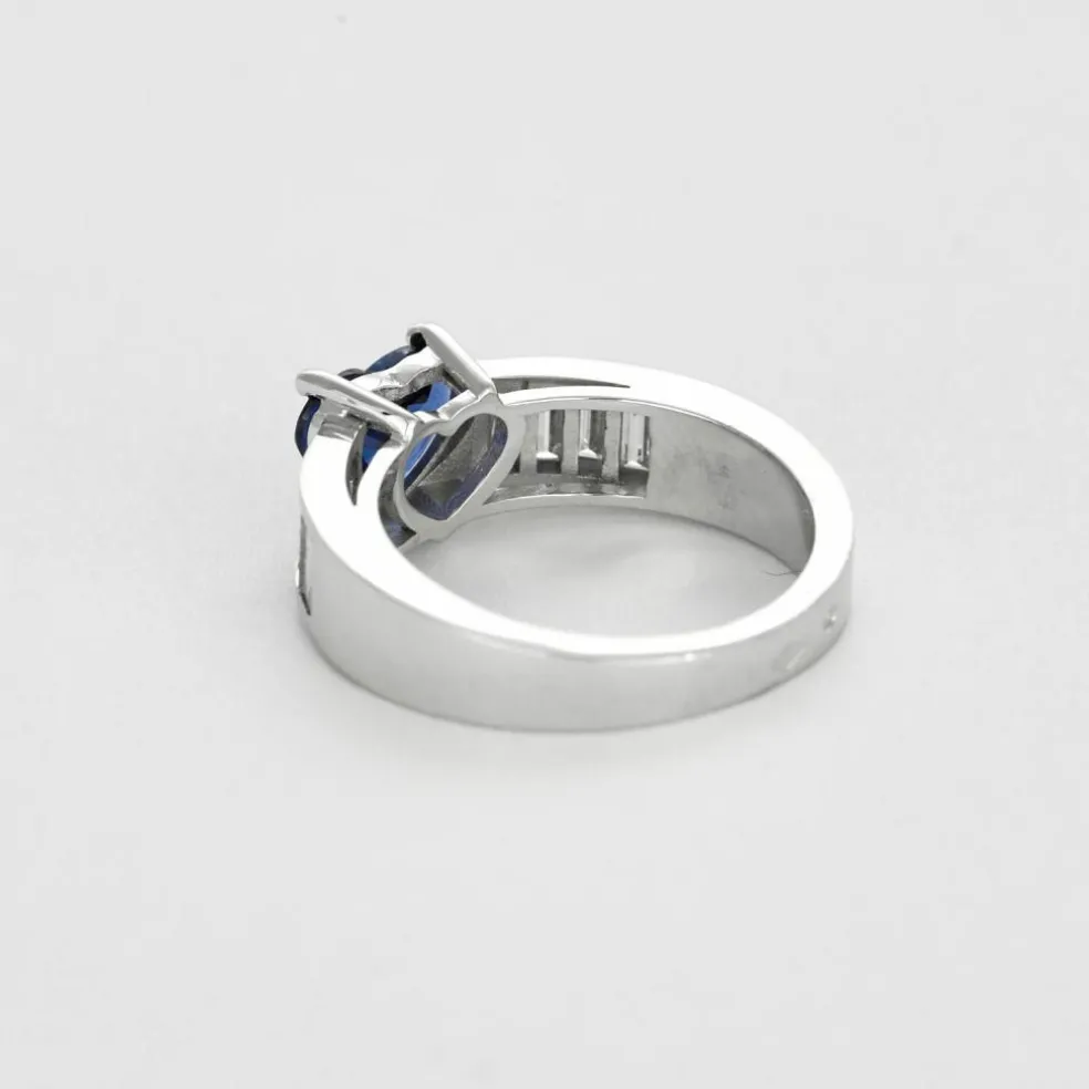 Bague jonc or gris, saphir et diamants