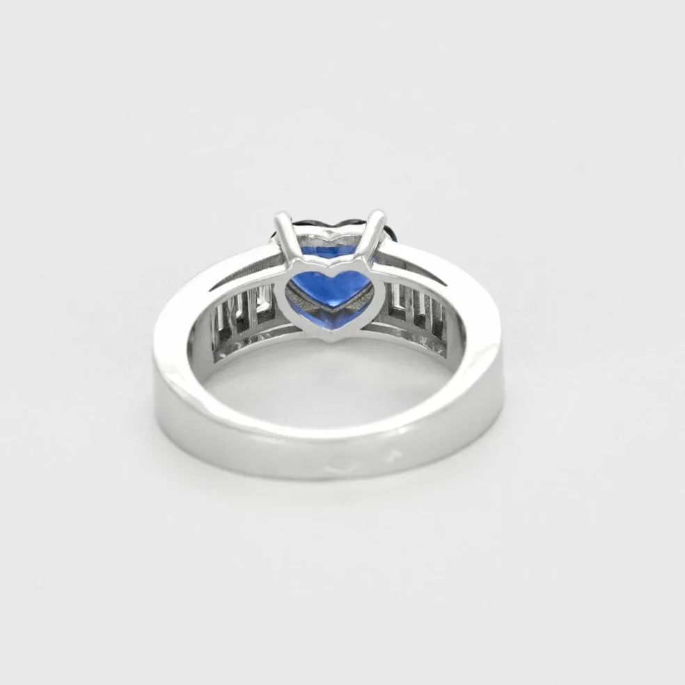 Bague jonc or gris, saphir et diamants