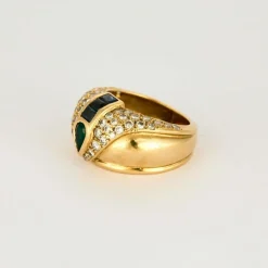 Bague Jonc, or jaune, diamants, émeraude, saphirs