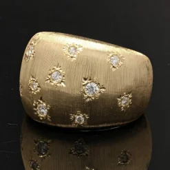 Bague jonc or jaune diamants satinée