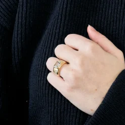 Bague jonc or jaune et aigue-marine