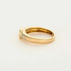Bague jonc or jaune et diamants