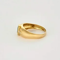 Bague jonc, or jaune, émeraude et diamants