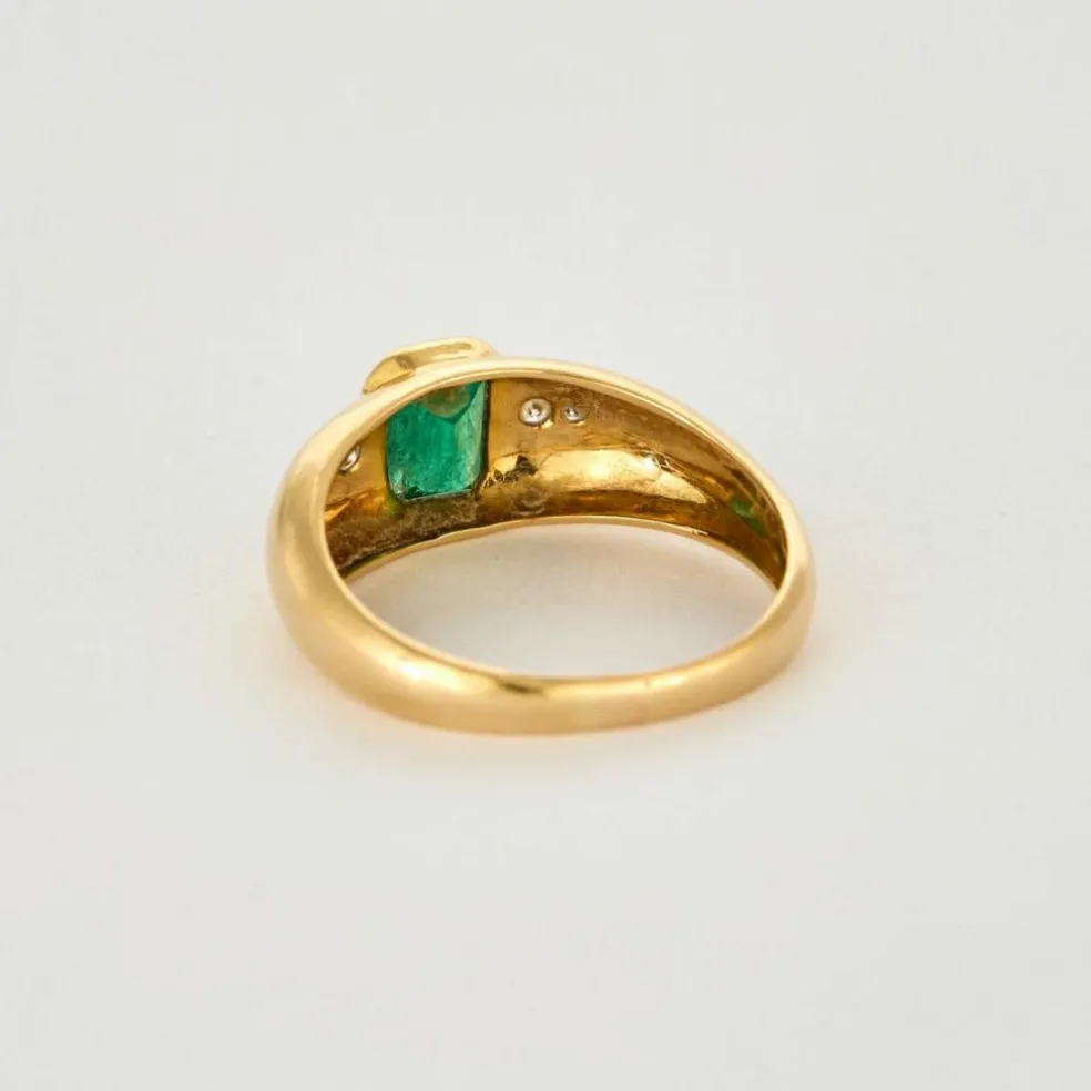Bague jonc, or jaune, émeraude et diamants