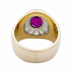 Bague jonc, or jaune, or blanc, rubis et diamants.