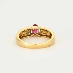 Bague jonc or jaune, rubis et diamants