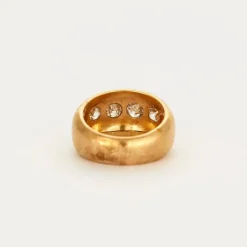 Bague jonc or jaune sertie de diamants