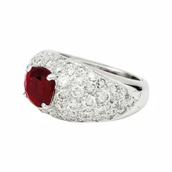 Bague jonc pavage diamant, rubis 1,78 carats.