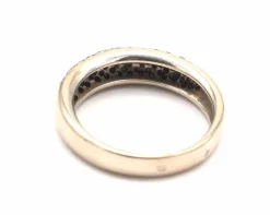 Bague jonc pavage or jaune 750 et diamants