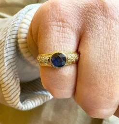Bague jonc saphir ancien et diamants monture or jaune