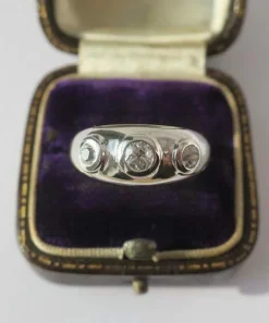 Bague jonc trilogie diamants or blanc
