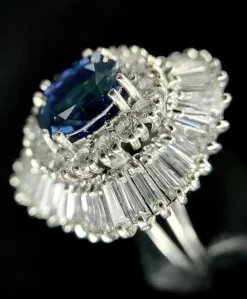 Bague Jupe avec saphir et diamants en baguette et brillant