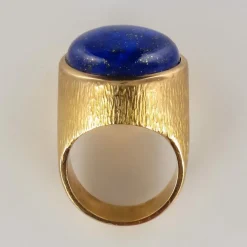 Bague lapis lazuli or jaune ciselé