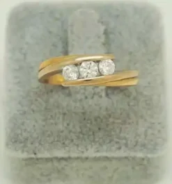 Bague lien en Or jaune diamants