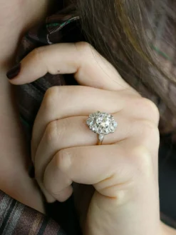 Bague marguerite ancienne diamants taille ancienne 3 carats