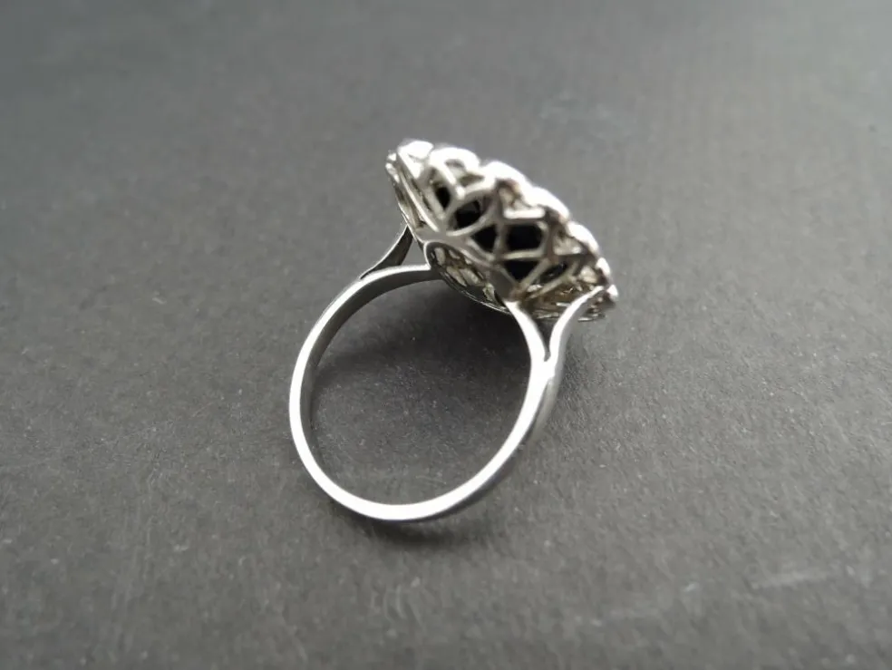 Bague Marguerite Art Déco Platine, Saphir Et Diamants