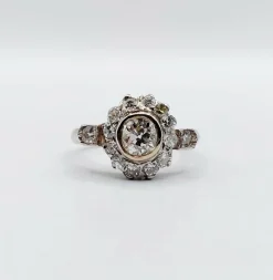 Bague marguerite art deco or blanc 18k et 1,02 carats diamant taille ancienne (circa 1940)