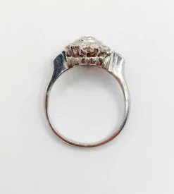 Bague marguerite art deco or blanc 18k et 1,02 carats diamant taille ancienne (circa 1940)