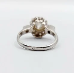 Bague marguerite art deco or blanc 18k et 1,02 carats diamant taille ancienne (circa 1940)