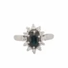Bague marguerite en or blanc, saphir ovale et diamants