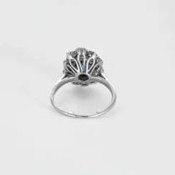 Bague Marguerite en or blanc, saphir et diamants