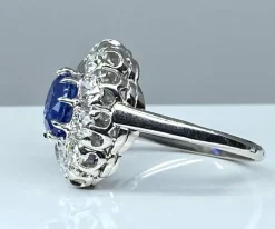 Bague marguerite en or blanc et platine en saphir et diamants
