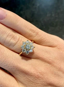 Bague marguerite en or jaune diamants