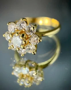 Bague marguerite en or jaune diamants