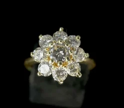 Bague marguerite en or jaune diamants