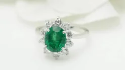 Bague Marguerite émeraude de Zambie diamants