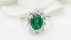 Bague Marguerite émeraude de Zambie diamants