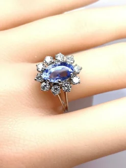 Bague marguerite or blanc, saphir et 10 diamants