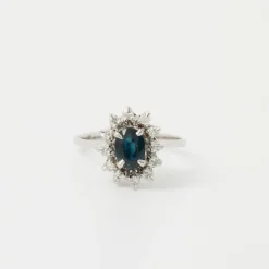 Bague marguerite or blanc saphir oval entourage diamants