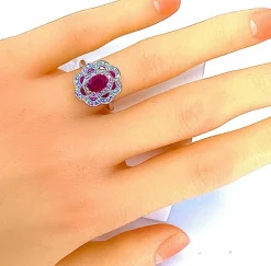 Bague marguerite Or blanc Rubis et Diamants