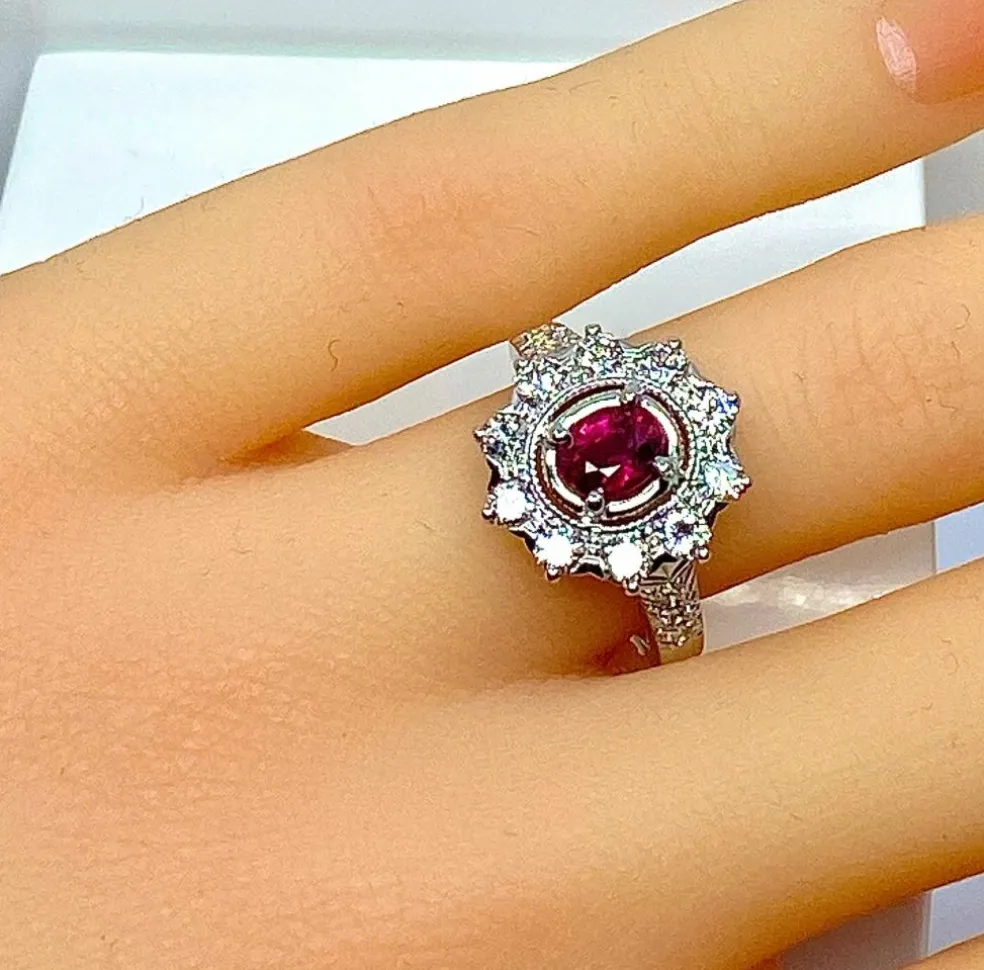 Bague marguerite or blanc rubis et diamants