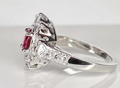 Bague marguerite or blanc rubis et diamants