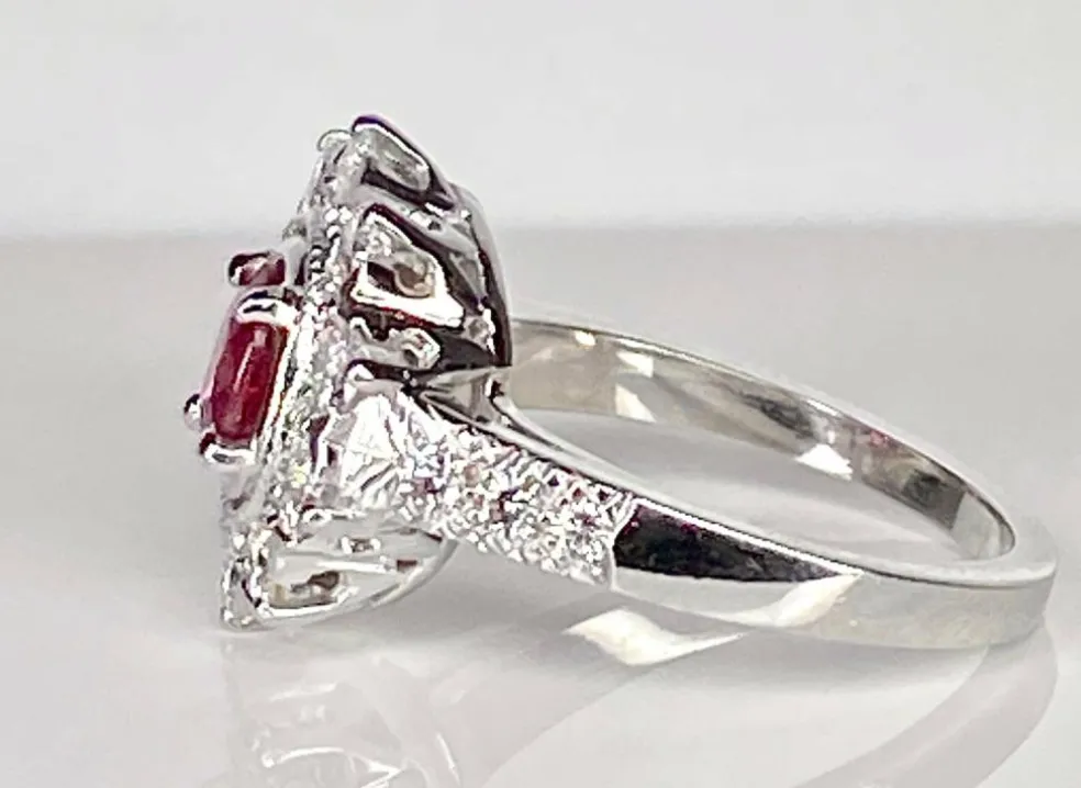Bague marguerite or blanc rubis et diamants