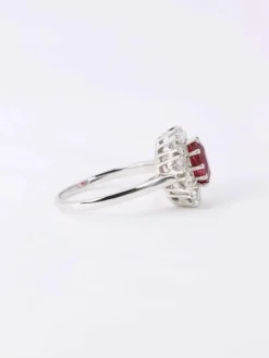 Bague marguerite or blanc rubis ovale diamants