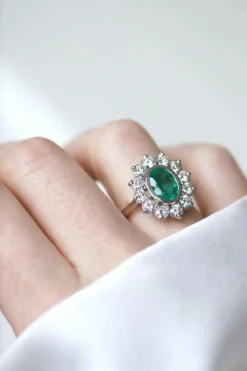 Bague marguerite Or blanc Emeraude Diamants