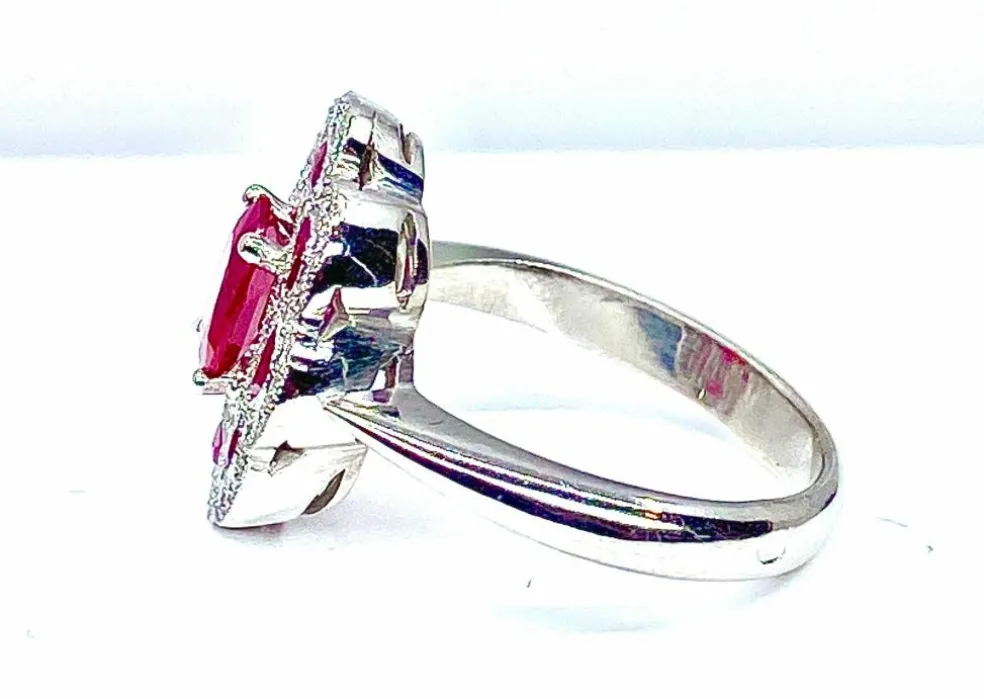 Bague marguerite Or blanc Rubis et Diamants
