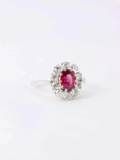 Bague marguerite or blanc rubis ovale diamants
