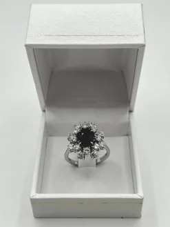 Bague marguerite or blanc, saphir, diamants