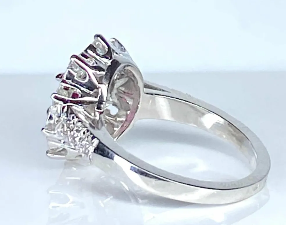 Bague marguerite or blanc rubis et diamants
